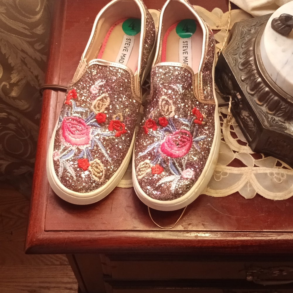 Nice sequin shoes